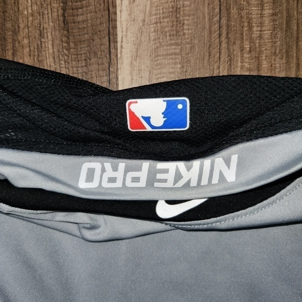 NIKE Pro longsleeve shirt size Small Dri Fit black and gray